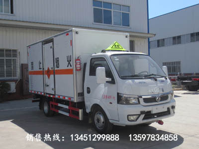 東風(fēng)途逸爆破器材運輸車（藍牌）